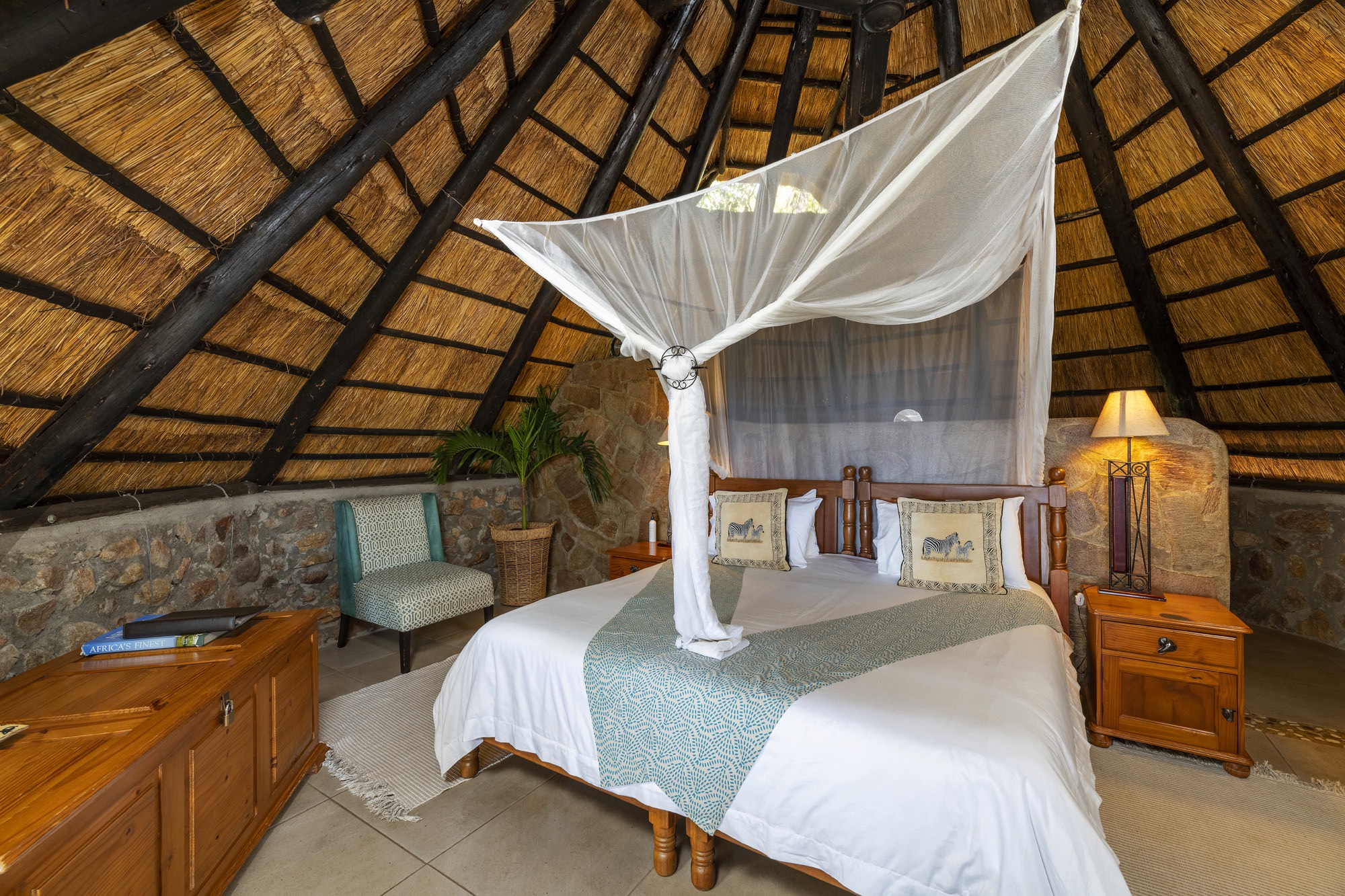 Standard King room bedroom